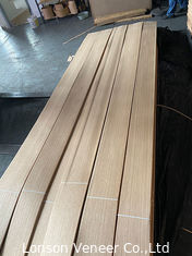Luxuriöse weiße Eichenholzfolie mit einer Dicke von 0,45 mm, Viertelschnitt/Gleichkorn, für Möbel/Böden/Türen/Schränke/Kisten