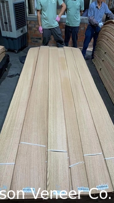 Roten Eichenholz Veneer Quercus 0,5 mm Panel AA-Grad auf Lager 100.000 qm