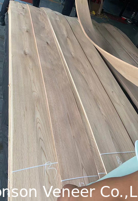 Dicke 0,6 - 3,0 mm Knotty White Oak Wood Veneer für Möbel und Fußböden