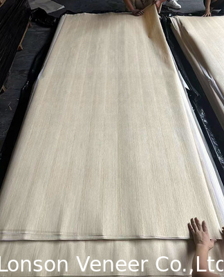 0.25-0.4mm Dicke Weiße Eiche Veneer Sequentielle Spleißung