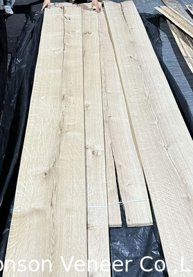 1.0 mm Knotty Crown Cut Weiße Eichenholzfurniere für Möbel im rustikalen Stil
